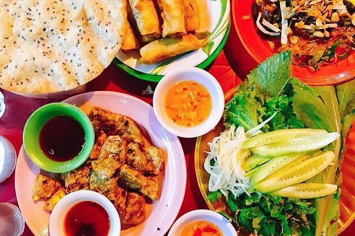 ダナン市試食ローカルストリートフードプライベートツアー学生付き
