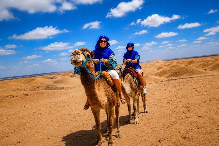 Private Sunset Camel Ride i Agafay med middag og ildshow