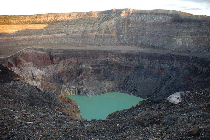 サンタアナ火山とコアテペケ湖