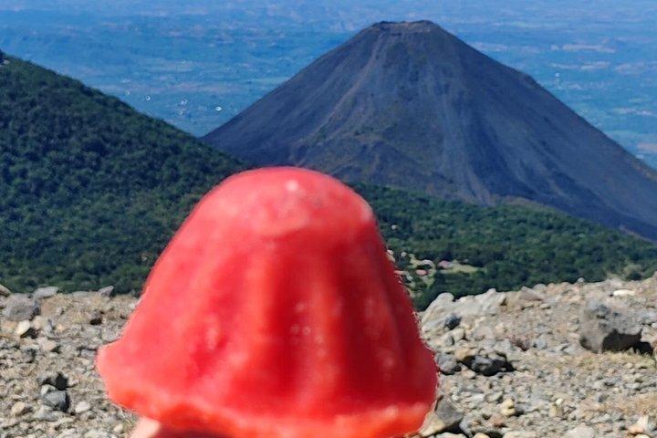 サンタアナ火山とコアテペケ湖