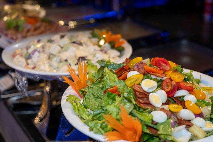 チャオプラヤー川でのバンコク・スーパーギャラクシー豪華ディナークルーズ