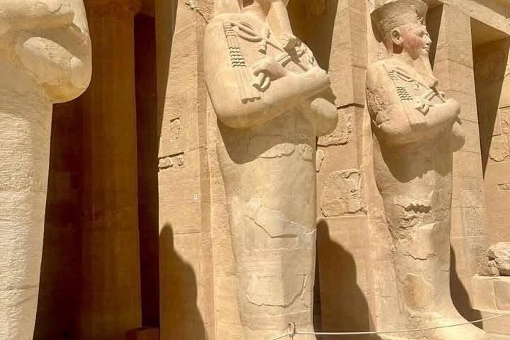 少人数グループ（8名）でのルクソールへの小旅行。