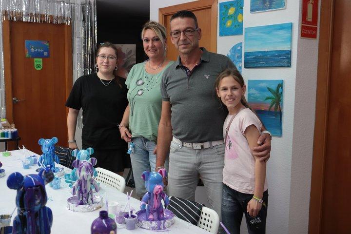 Fluid Art Workshop – Maak je eigen kunst Alicante Bear Art Studio