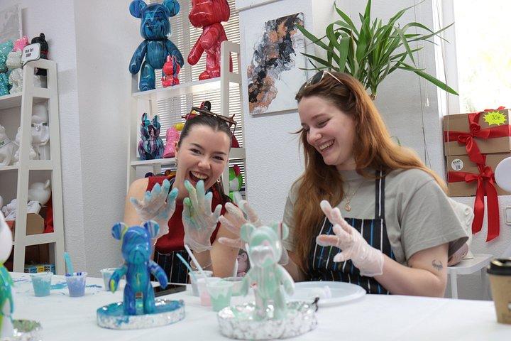 Fluid Art Workshop – Create Your Own Art Alicante Bear Art Studio