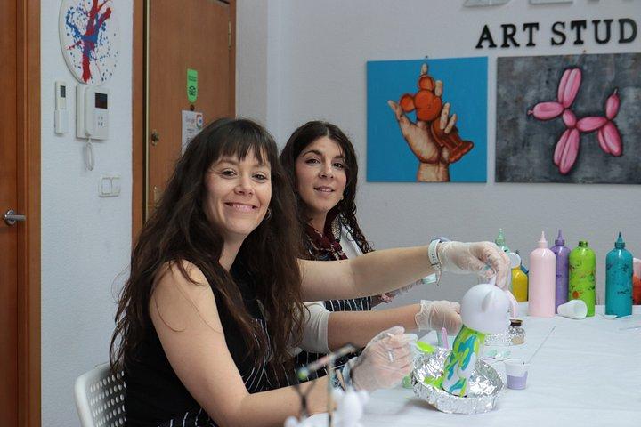 Fluid Art Workshop – Create Your Own Art Alicante Bear Art Studio