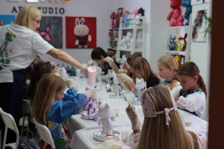 Fluid Art Workshop – Create Your Own Art Alicante Bear Art Studio