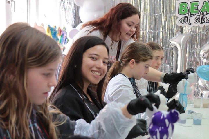 Fluid Art Workshop – Maak je eigen kunst Alicante Bear Art Studio