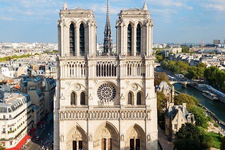 Tour a piedi di Notre Dame all'esterno con ingresso gratuito