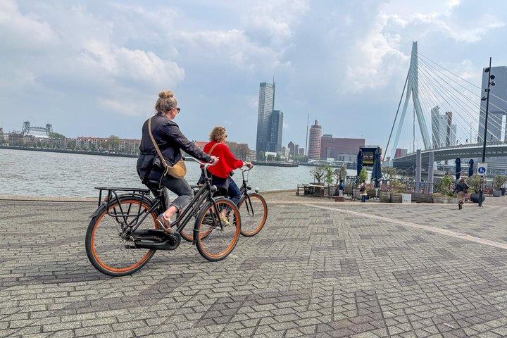 Tour de bicicleta privada: Descubra as jóias escondidas de Roterdão