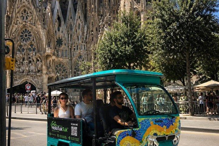 バルセロナの景色を堪能できるプライベート電動トゥクトゥクツアー