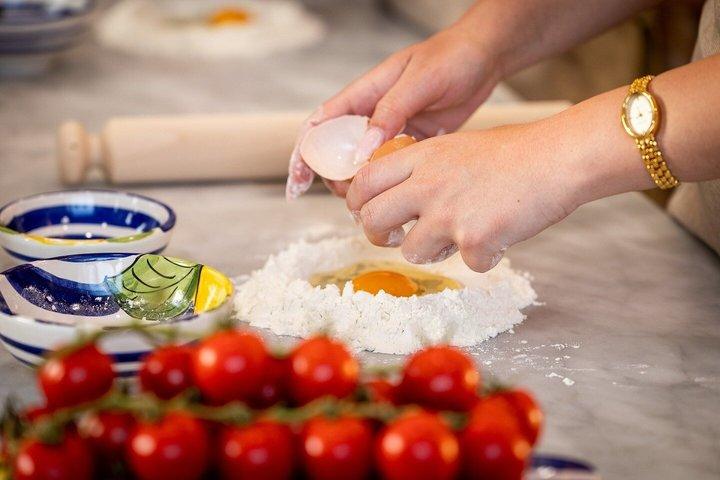 Cooking Class Limoncello Making a Sorrento con vista mare