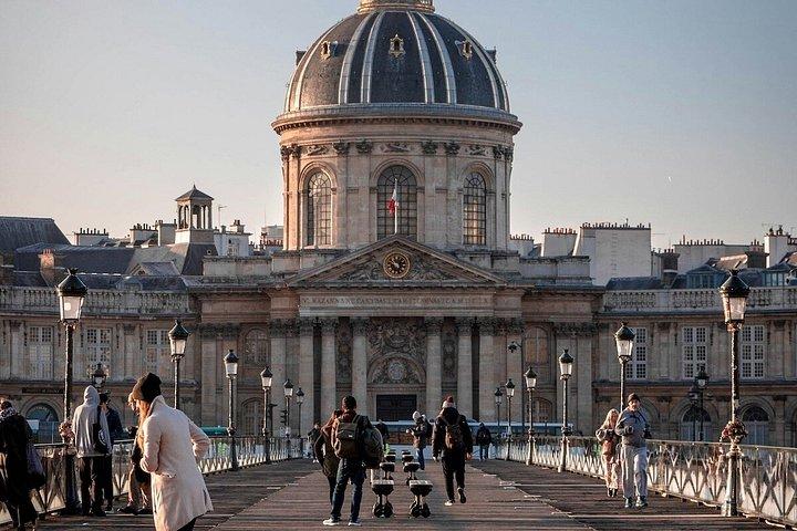Paris Highlights — Private City Tour by van & Optional Champagne