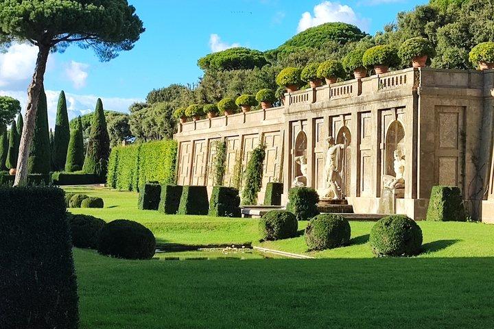 カステル・ガンドルフォ : ローマからローマ法王の夏の住居と庭園ツアー