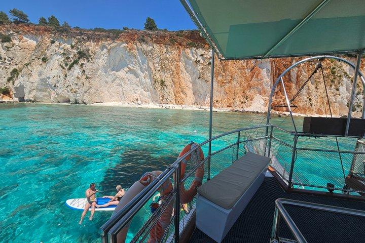 「夢のようなクルーズ」伝統的なギリシャのボートでアルゴストリ港からデイリー クルーズ