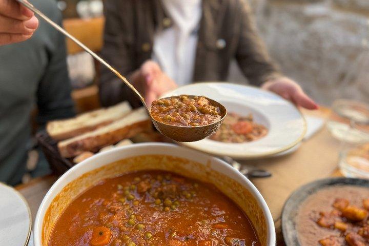 9つの料理と地元ワインで旧市街を堪能するスプリット本格料理ツアー