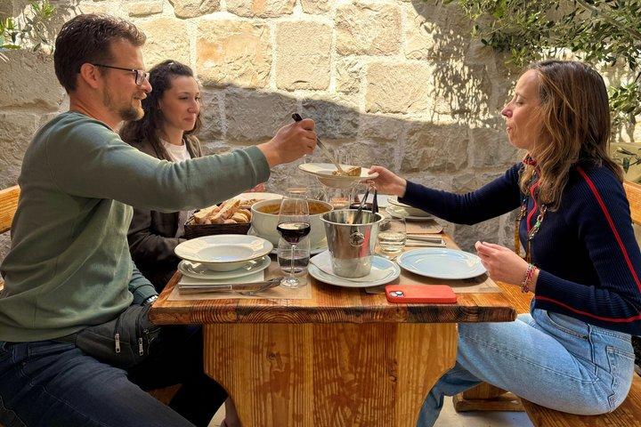 Tour gastronomico autentico della città vecchia di Spalato con 9 piatti e vini locali