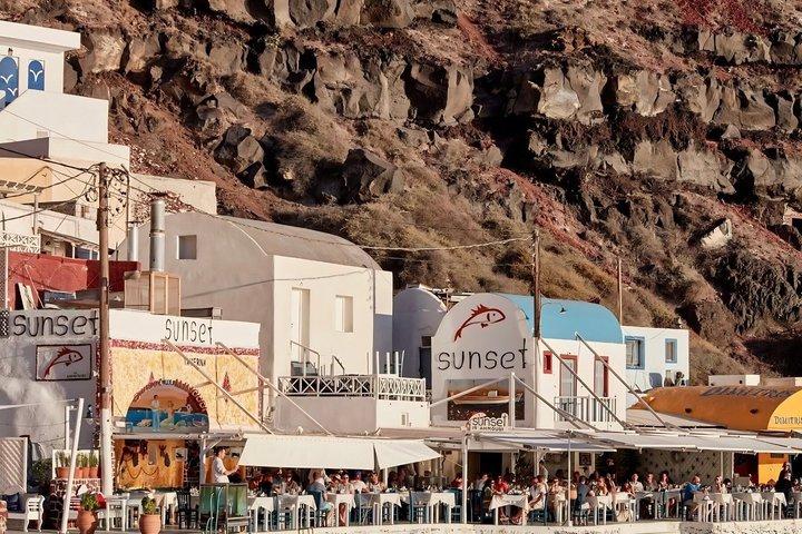 Private Santorini Inselrundfahrt mit Mittagessen oder Abendessen in der Ammoudi Bucht