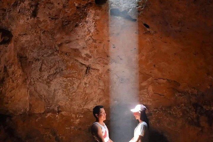 Teotihuacan, cave experience, breakfast and CDMX transportation