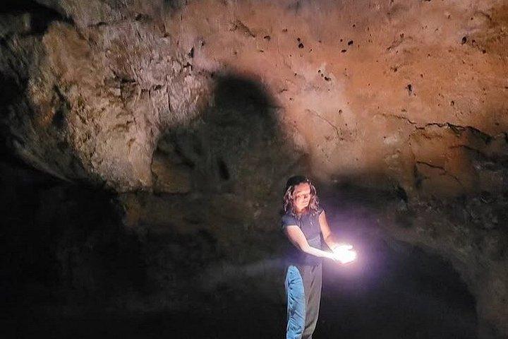 Teotihuacan, cave experience, breakfast and CDMX transportation
