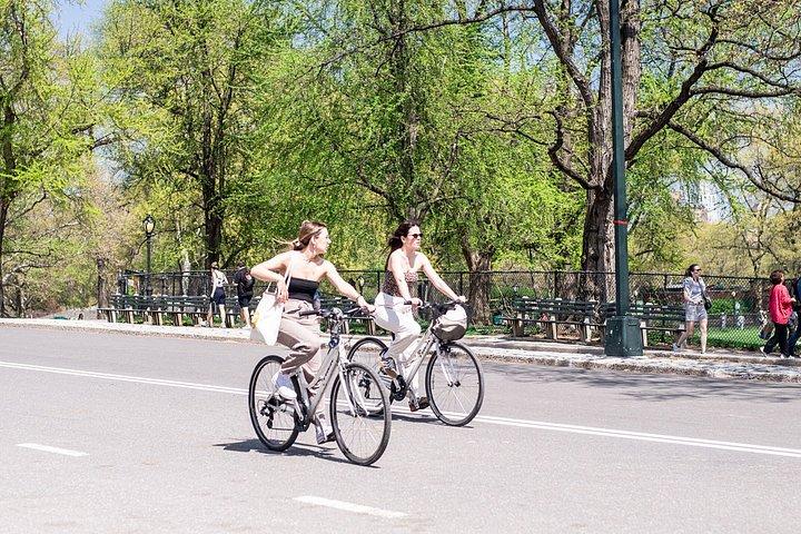 Central Park Highlights Guided Bike Tour Small Groups&local Guide