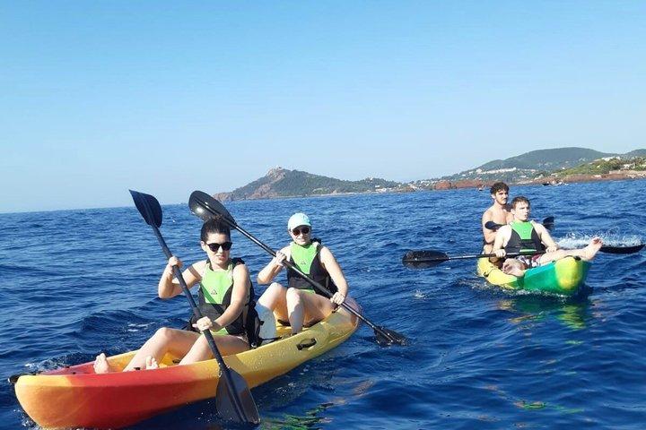 Saint-Raphaël: aluguel de caiaque e remo nas Calanques Esterel