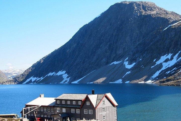 2-dages privat tur fra Oslo: Trollstigen & Geirangerfjord Cruise