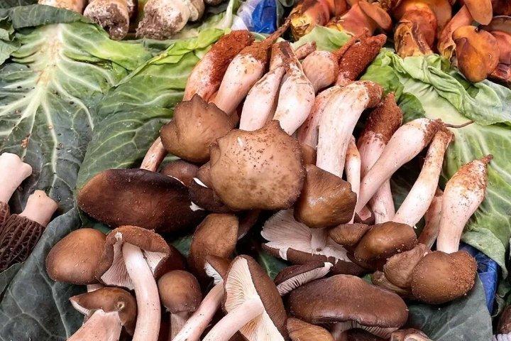 昆明地方生活大関伝心市場食と文化ツアー