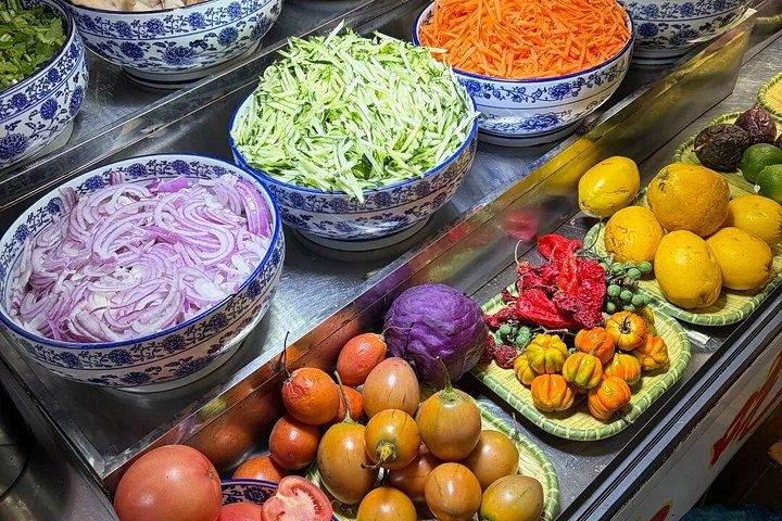昆明地方生活大関伝心市場食と文化ツアー
