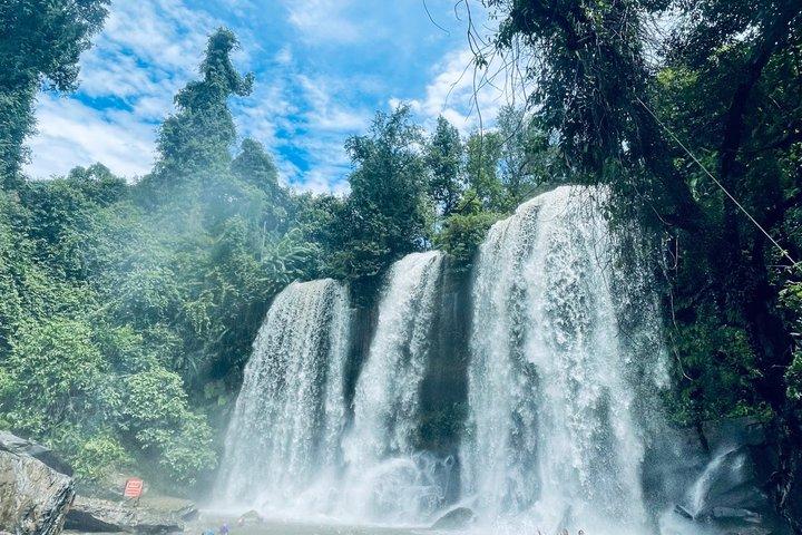 クーレンマウンテンの滝と水上村へのプライベートツアー