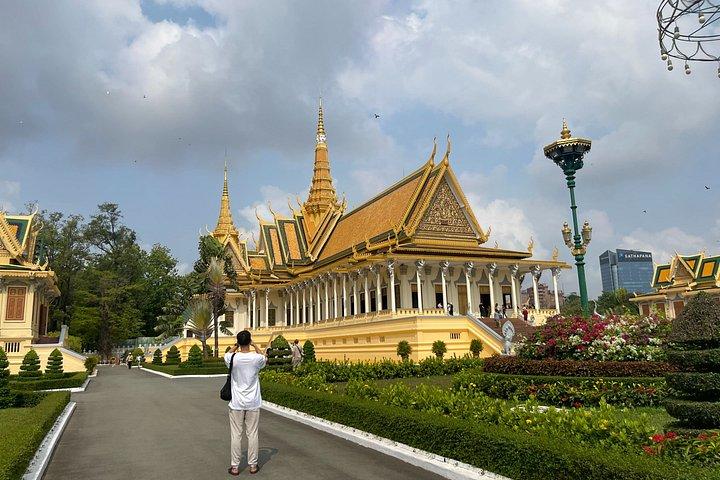 プノンペン市内観光、ジェノサイド博物館、シルバーパゴダ