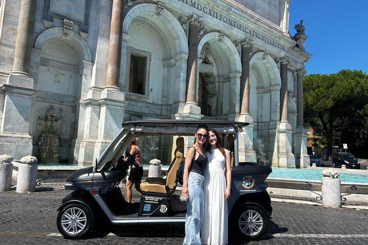 Roma: Divertente tour privato e di gruppo in Golf Cart 90 minuti