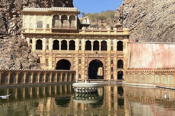 デリーからボートで行くジャイプール1日旅行