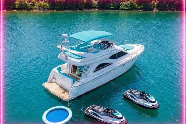 50ft Blue Yacht + 2 Jetski Inklusive Miami Yacht Vermietung | 13 ppl