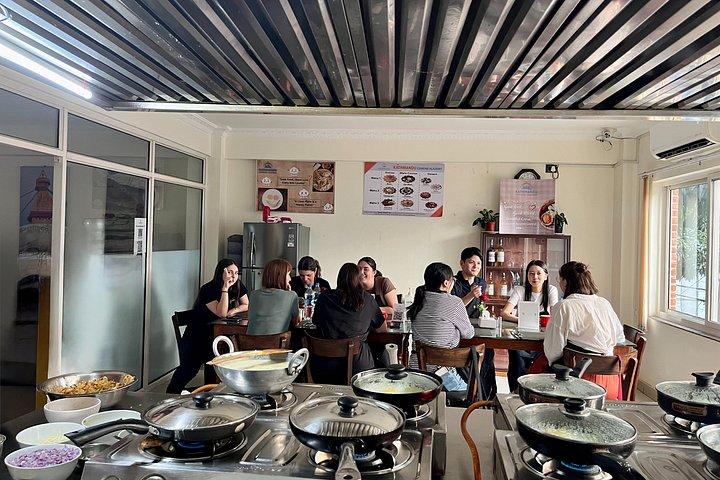 地元のシェフによる伝統的なネパールモモ作り教室