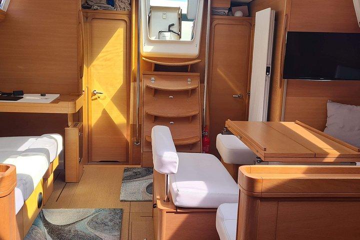 Small Group Luxury Sailing Barcelona (max 9 - 10 pax)