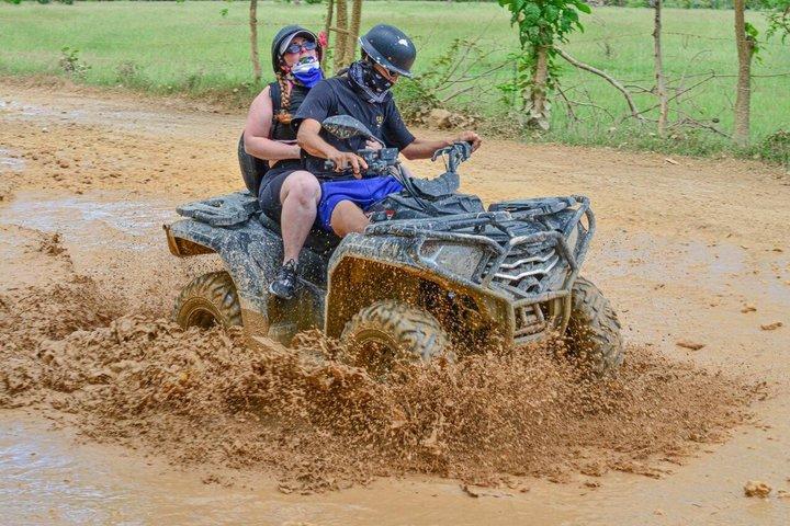 バギーアドベンチャープンタカナマカオビーチ水上洞窟とオフロード
