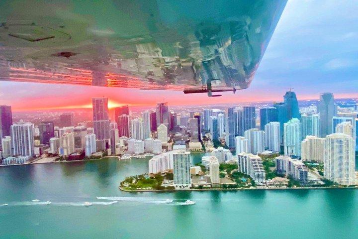Miami Beach : Excursion privée en avion romantique de luxe avec champagne