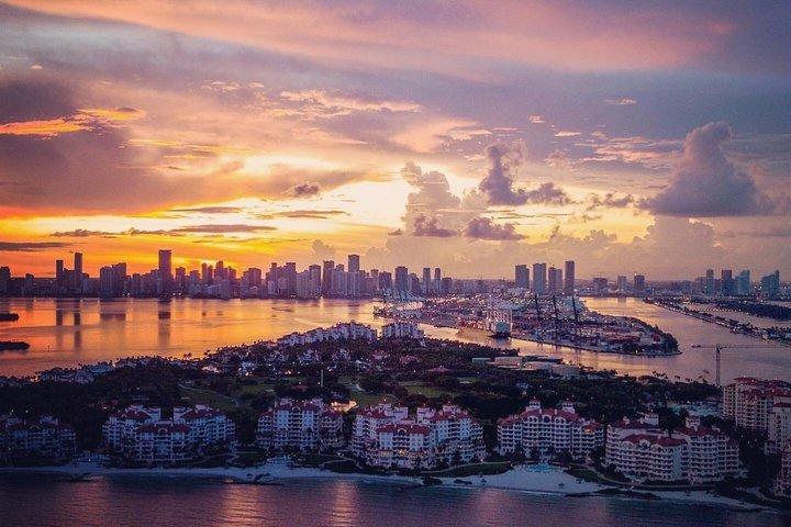 Sunset Miami Beach : Private Luxury 50 - Min Airplane Flight Tour