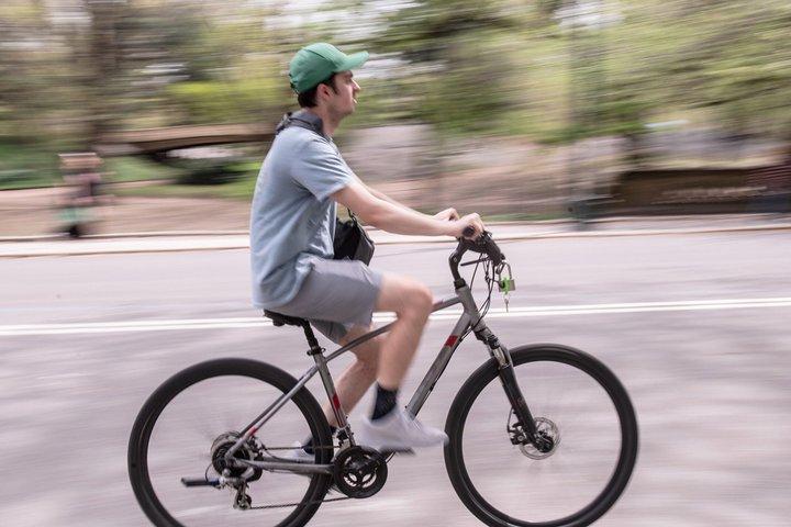 Central Park Highlights Guided Bike Tour Small Groups&local Guide