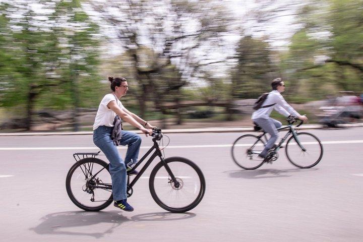 Central Park Highlights Guided Bike Tour Small Groups&local Guide