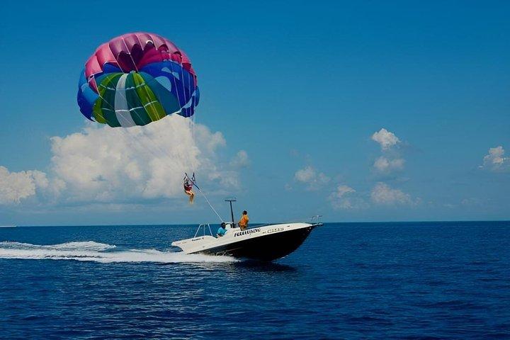 Voar acima do Mar Vermelho para para-sailing experiência em Sharm El Sheikh