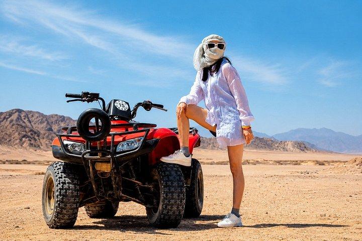 クワッドバイク砂漠アドベンチャーインシャルムエルシェイク