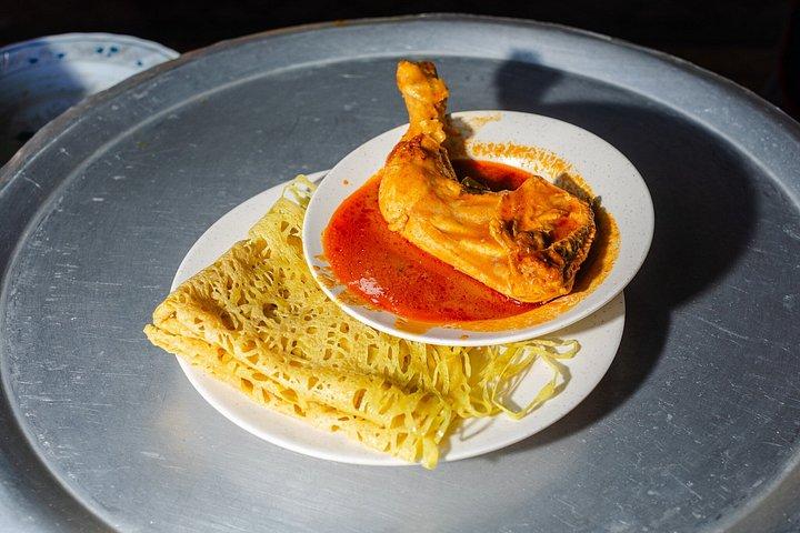 15 種類以上の試食付きペナン プレート フード ツアー