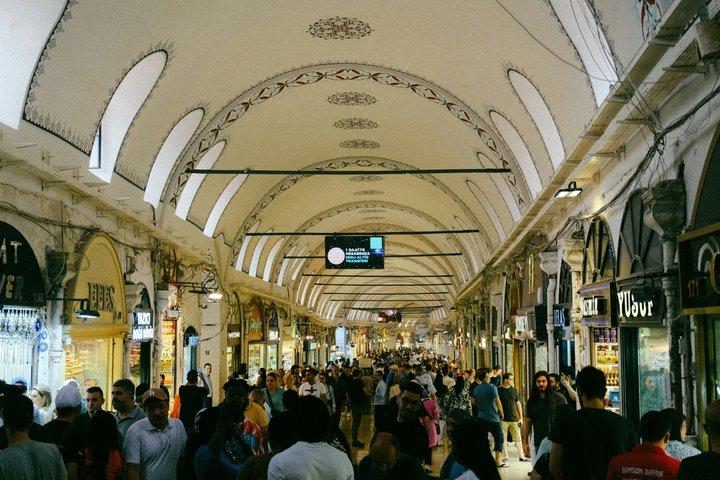 Private Grand Bazaar Shopping Tour with Local Insider