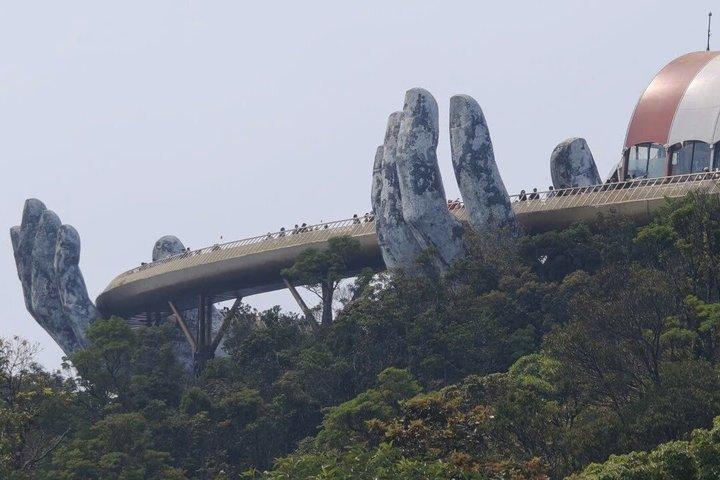 バ・ナ・ヒルズ・サンライズ＆マーブルマウンテンズ・プライベートツアー（ダナン発）