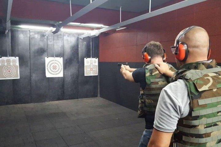 ヴロラツアーズヴェルネツ修道院カニナの景色と射撃場