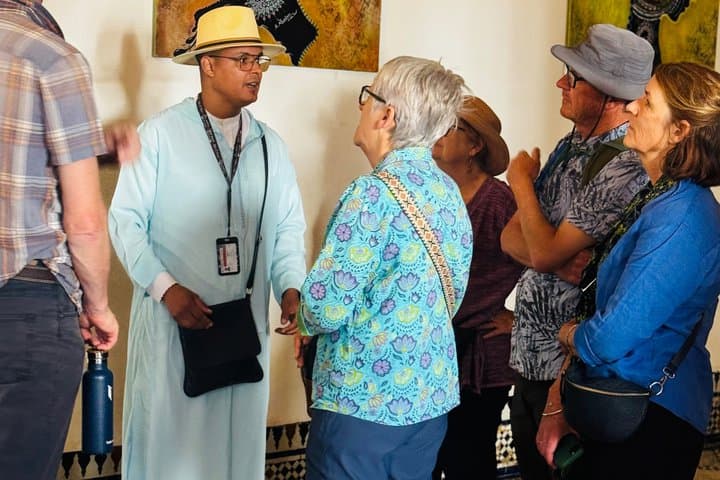Marrakech: Bahia palace, Saadian Tombs, Souk & Medina Tour