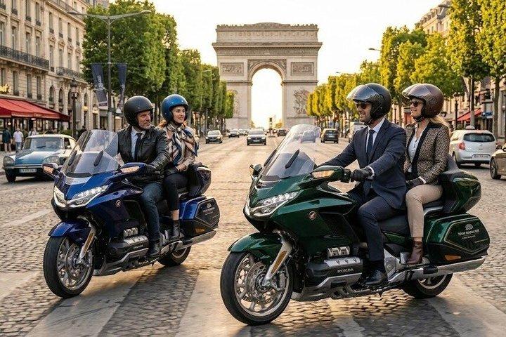 Paris by Night Private 2Hour Honda Gold Wing Tour de Motocicleta