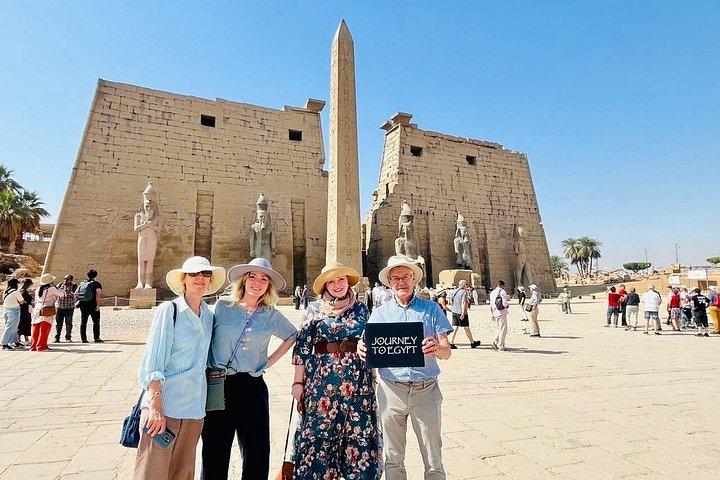 アスワンからルクソール： プライベートナイル4日間の旅