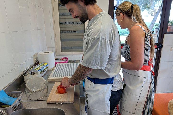 San Gimignano : Pasta Cooking Class with Wine & Panoramic Lunch